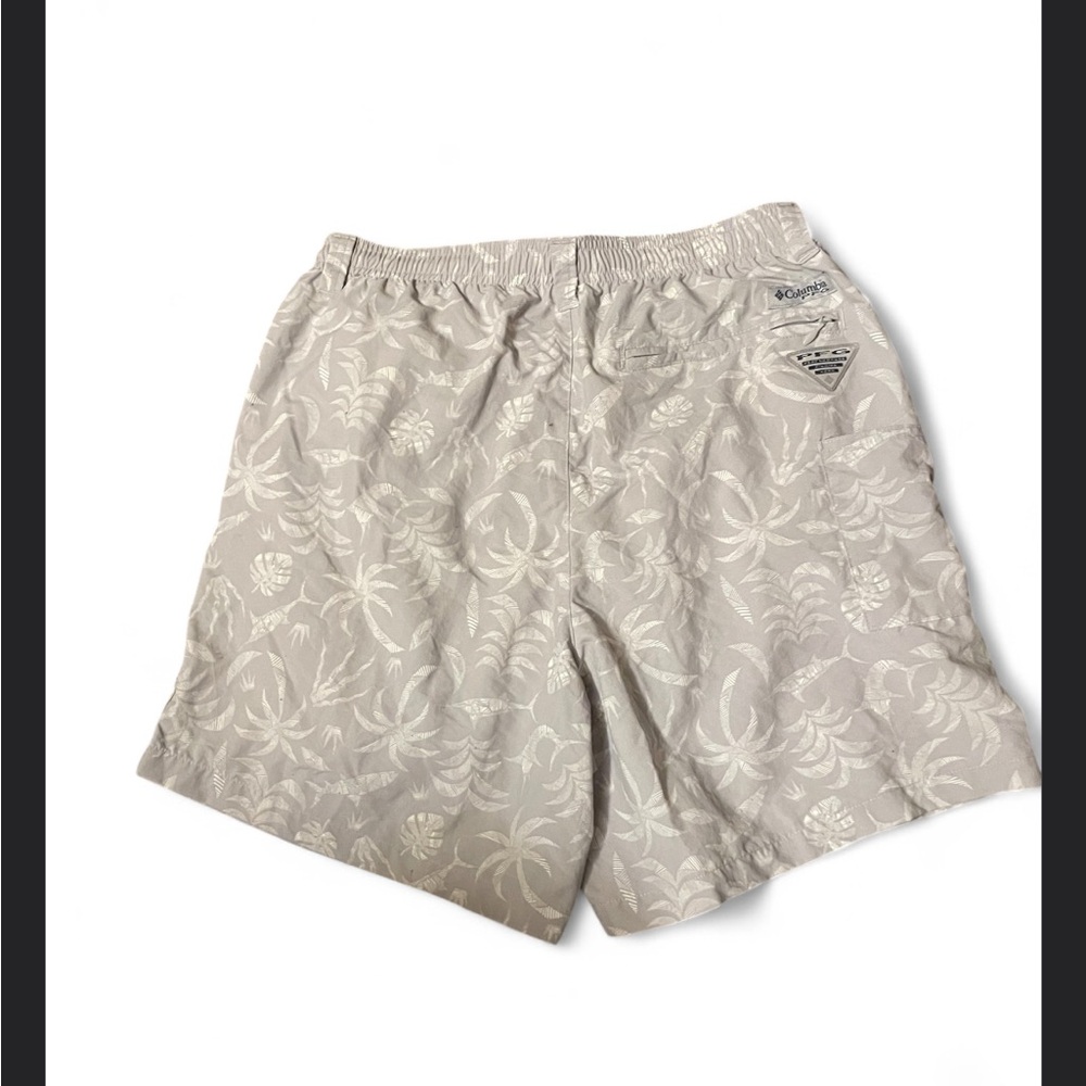 Columbia Cream Palm Print Shorts